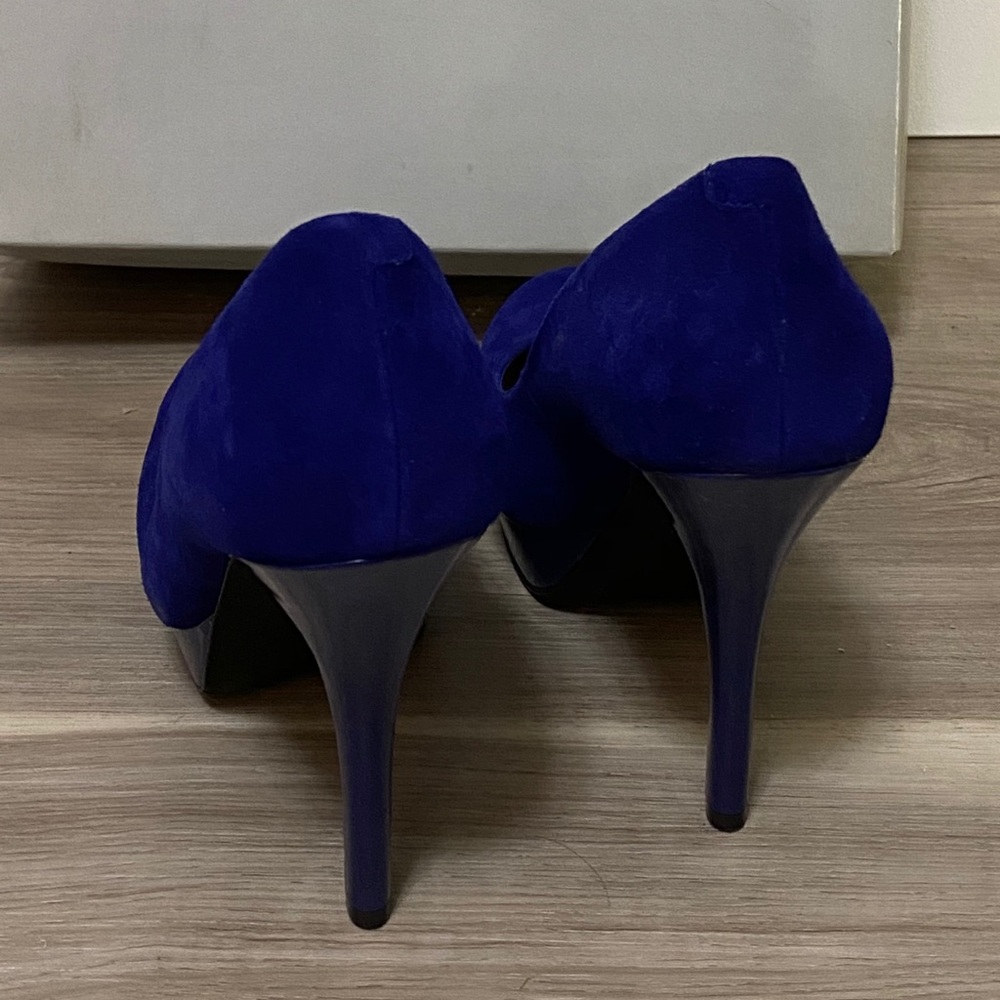 Suede Pumps - Picture 3 of 4